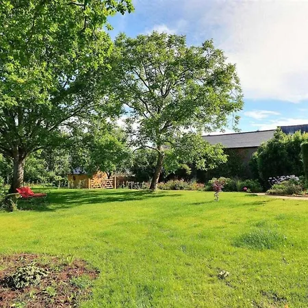 Le Jardin De Quercus Bed & Breakfast Bazouges-la-Perouse